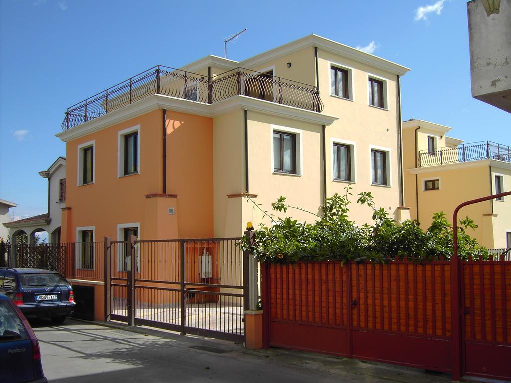 Bertolottu Residence Apartments Tortoli Phòng bức ảnh